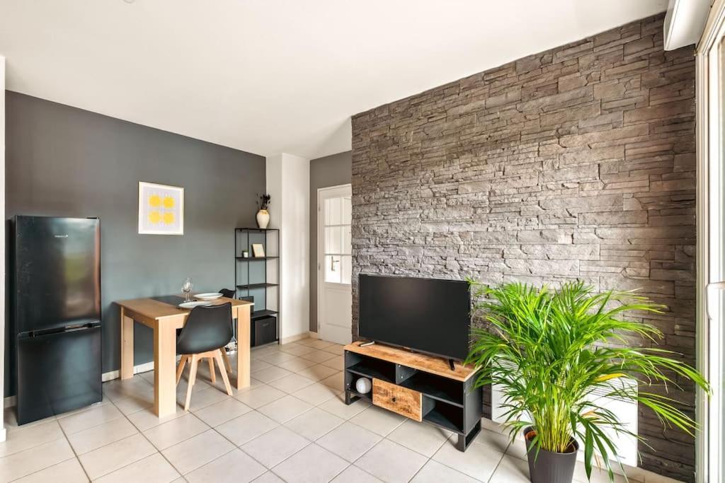 Апартаменты T2 Paisible Vaise, Avec Parking Metro Direct Bellecour Лион Экстерьер фото